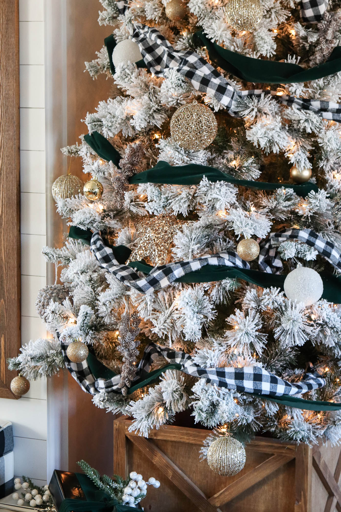 TGI-Friday: Decorating For Christmas & More